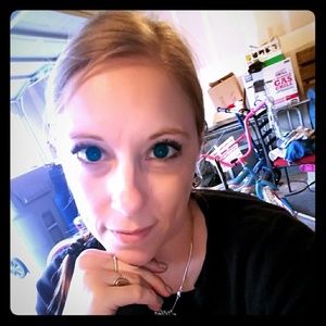 Meet your Posher, Launie